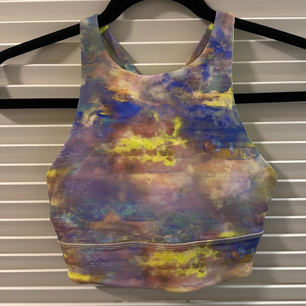 Lululemon sports bra